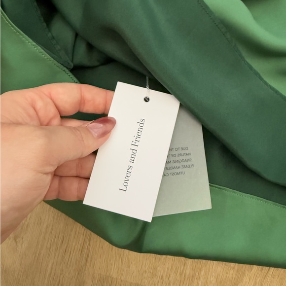 NWT Lovers & Friends Laguna Top in Green Size Small Satin Ruffles - Picture 5 of 16